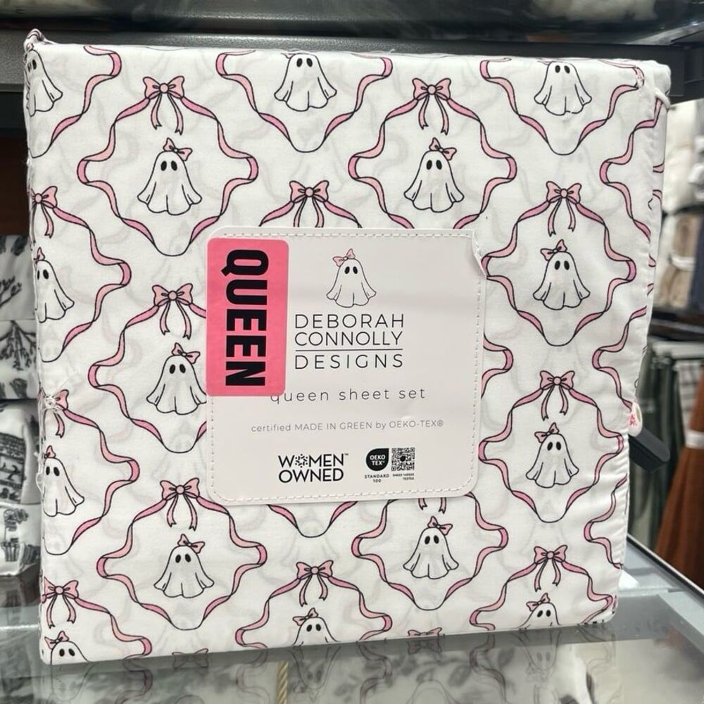 Deborah Connolly Designs Plush Queen Blanket - White with Pink Ghosts & Bows